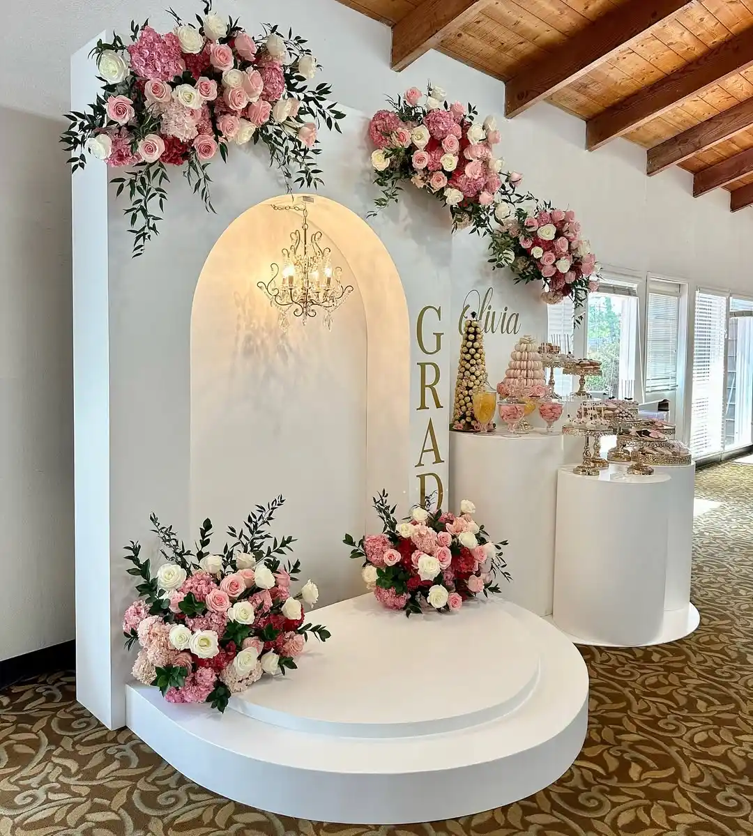 17 Floral Graduation Party Ideas You’ll Love 6 Bloom-Inspired Photo Backdrop