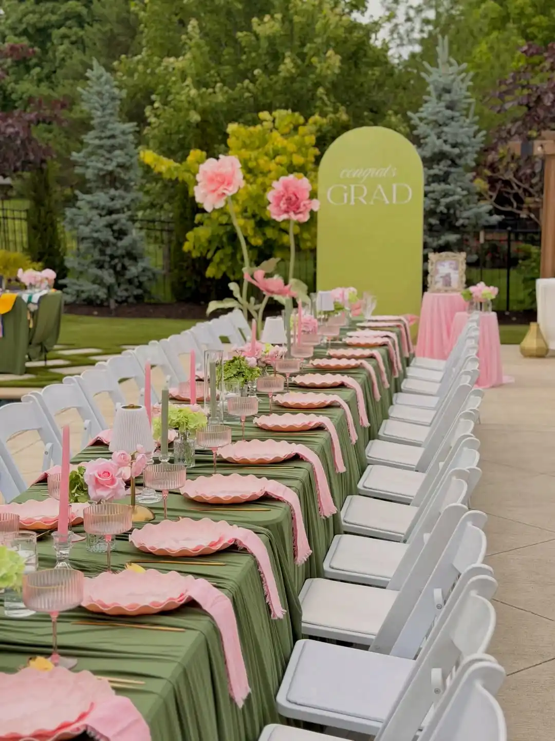 19 Graduation Party Centerpieces Ideas for a Memorable Event 4 Choosing the Right Graduation Party Centerpieces