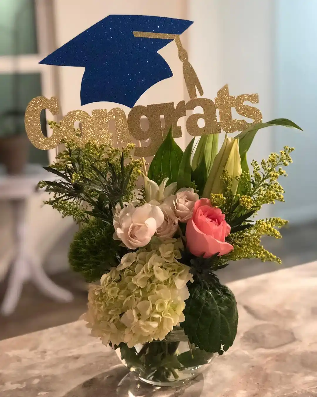 19 Graduation Party Centerpieces Ideas for a Memorable Event 5 Graduation Cap Floral Arrangement