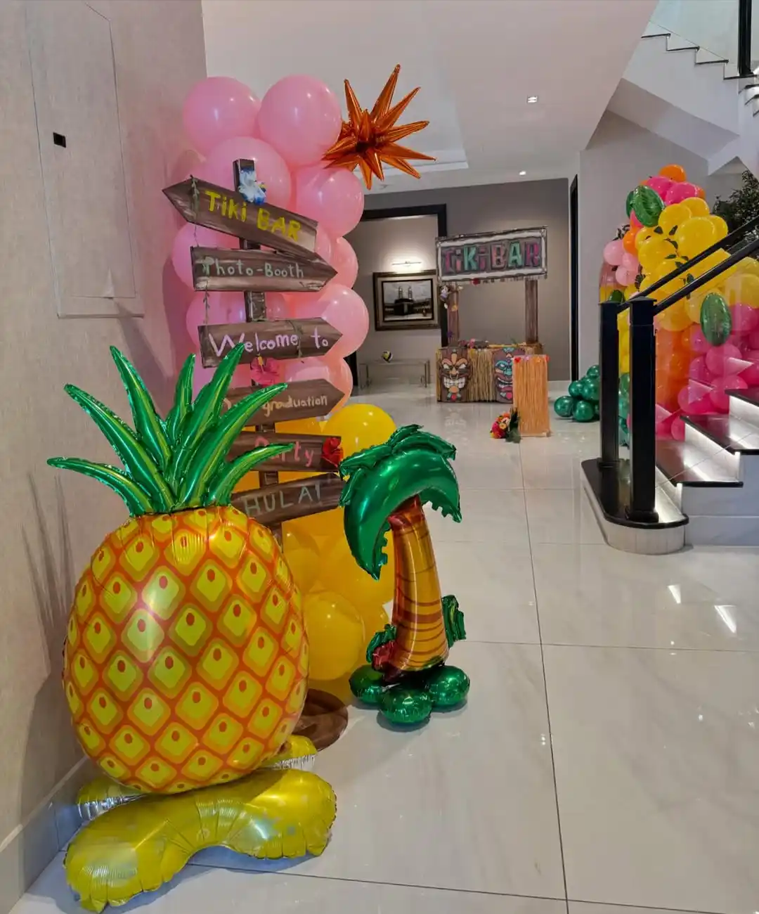 25 Hawaiian Graduation Party Ideas for a Fun Celebration 5 Tropical Entrance Archway