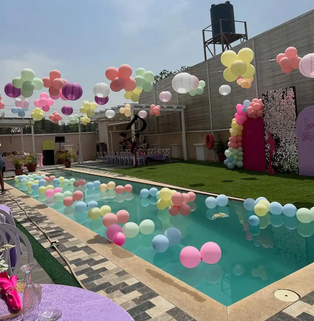 Women’s 40th Birthday Party Ideas: 11 Chic Ways to Celebrate 12 Pool Birthday Party